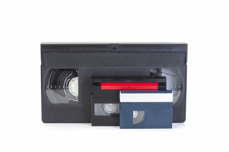 Видеокассеты разных размеров, перезаписать на диск или флешку